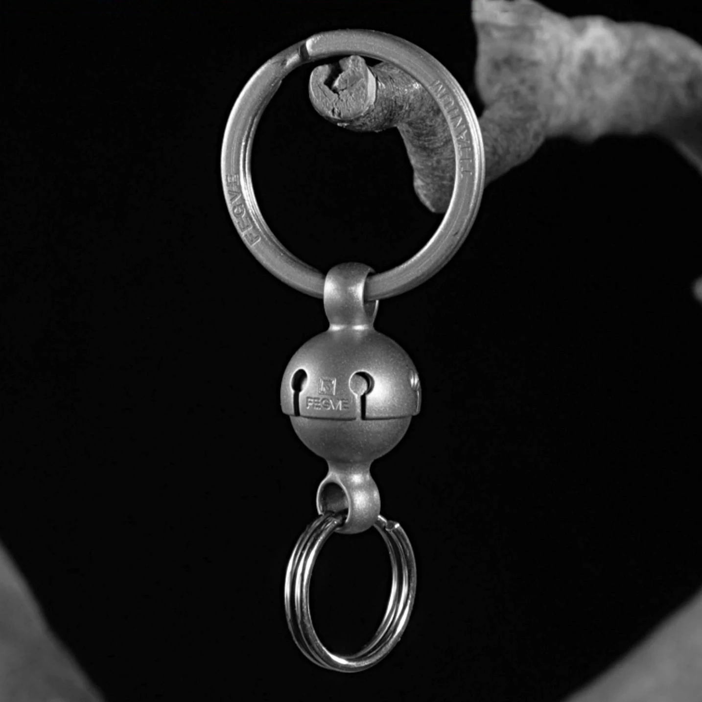 360° Titanium Key Chain Men Wo - Mens Xmas Fashion ulasan dan harga