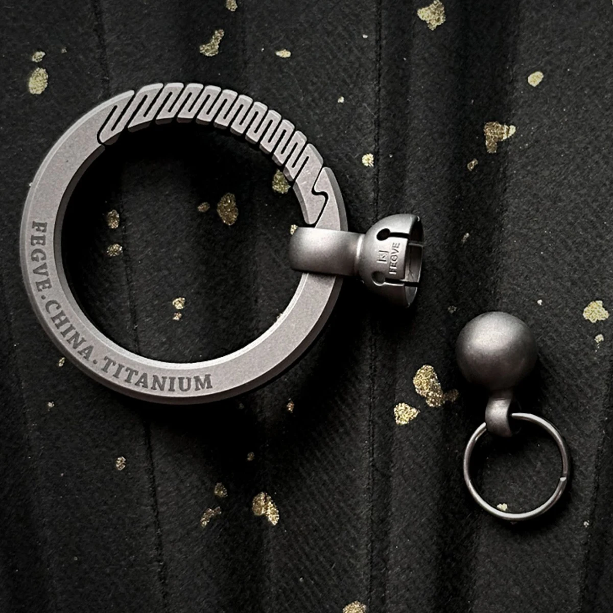 360° Titanium Key Chain Men Wo - Mens Xmas Fashion ulasan dan harga